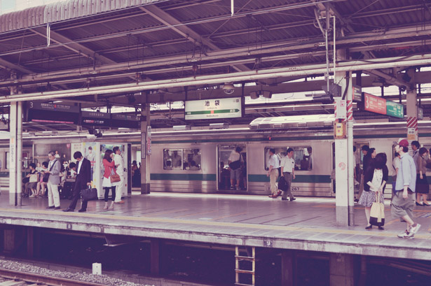 Platform of JR Ikebukuro Station