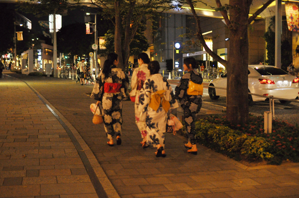 Girls wearing yukata in Roppongi