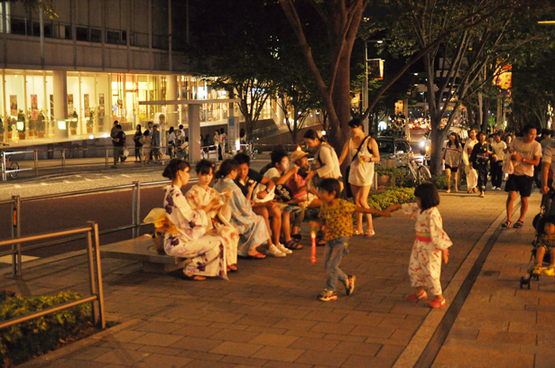 Girls wearing yukata in Roppongi