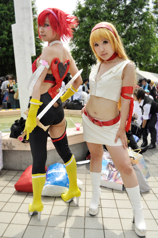 Cutie Honey cosplayers