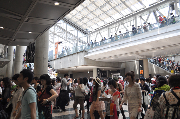 Inside of Comiket 82