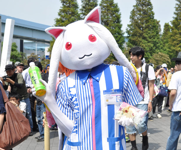 Cosplayers at Comiket 82