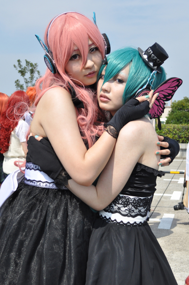 Vocaloid cosplayers at Comiket 82