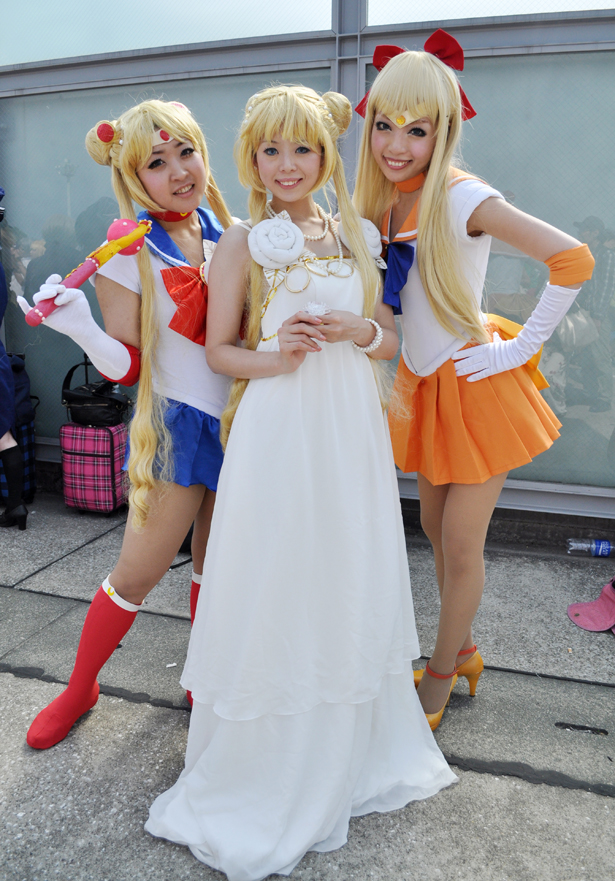 Sailor Moon cosplayers at Comiket 82