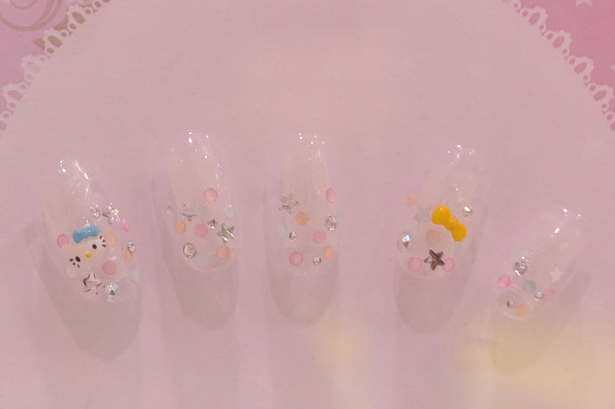 Hello Kitty nail