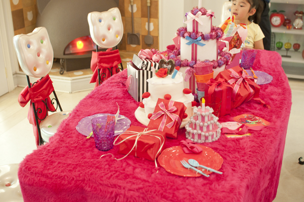 Hello Kitty's dining table