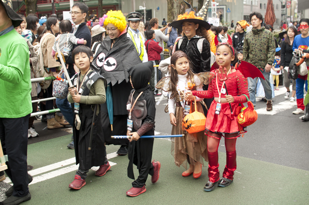 Hello Halloween Pumpkin Parade